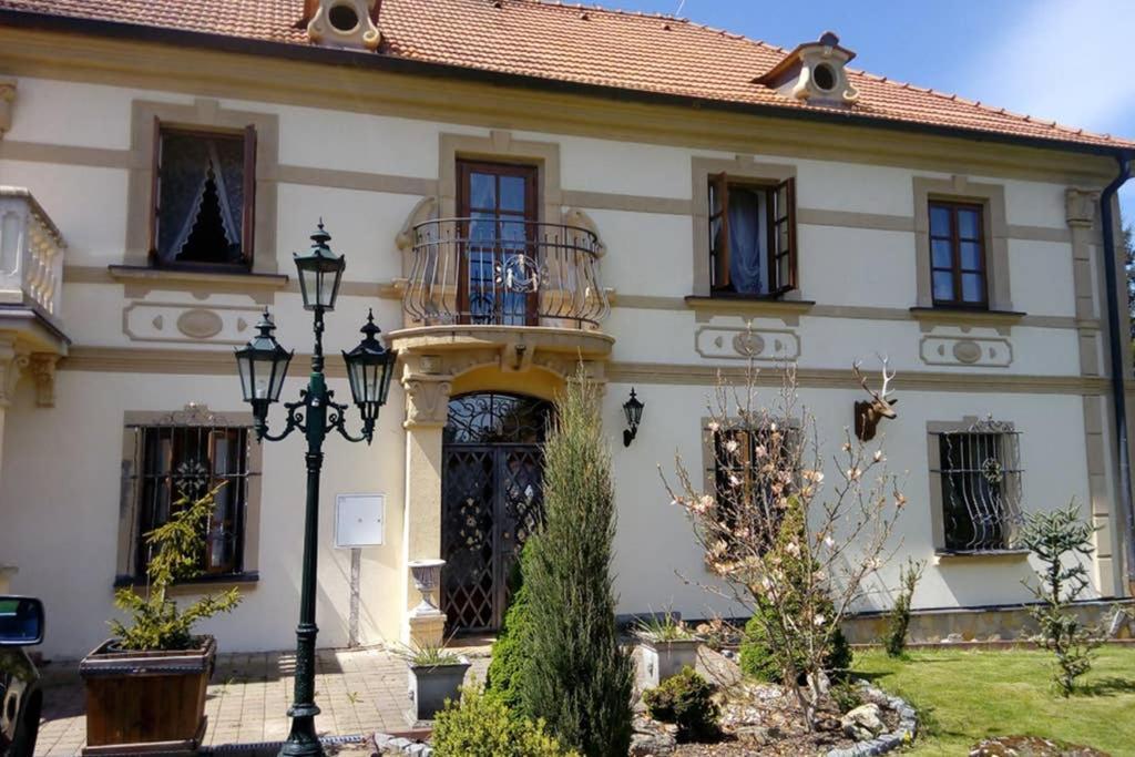 Zamecek Zdiky - Moderni Velky Apartman Bujanov Exterior foto